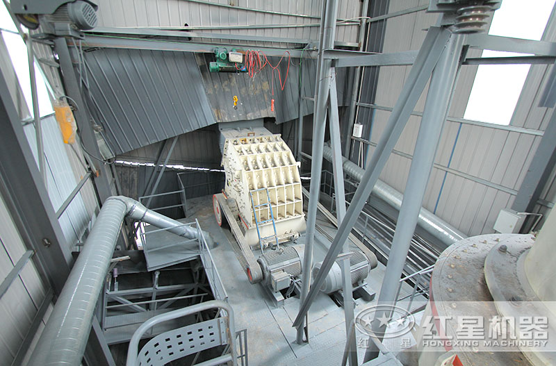 煤礦錘式破碎機單機作業(yè)粉碎矸石現(xiàn)場圖片