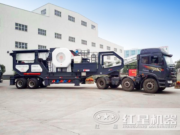 風(fēng)化砂移動(dòng)制砂機(jī)直接開著道現(xiàn)場(chǎng)施工