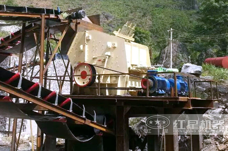 紅星柴油機(jī)石頭破碎現(xiàn)場