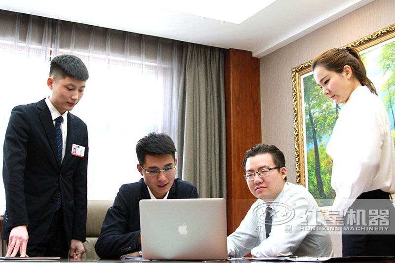 紅星支持定制服務(wù)，圖為客戶核對方案設(shè)備