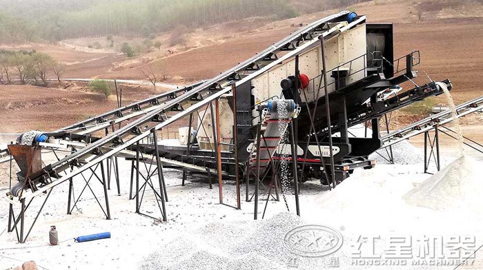 流動(dòng)石子粉碎機(jī)廣東破碎現(xiàn)場圖