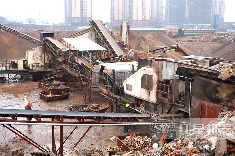 移動建筑垃圾破碎機(jī)現(xiàn)場展示