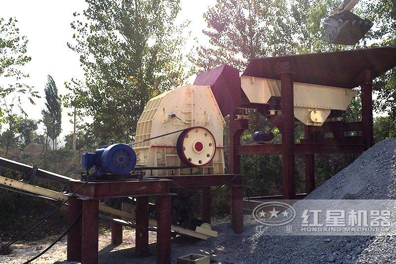 石頭破碎現(xiàn)場(chǎng)，配置重錘破