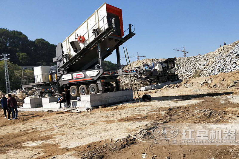 移動(dòng)打石機(jī)安裝現(xiàn)場