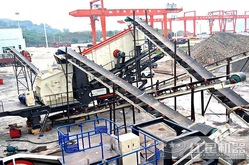 移動式制砂生產線設備掛上車頭就能跑，便于轉場