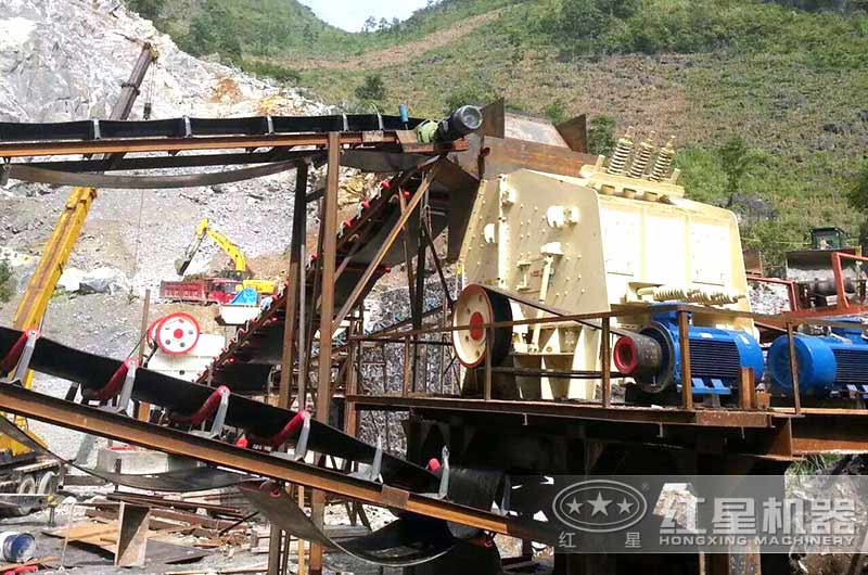 錘式破碎機(jī)+反擊式破碎機(jī)現(xiàn)場