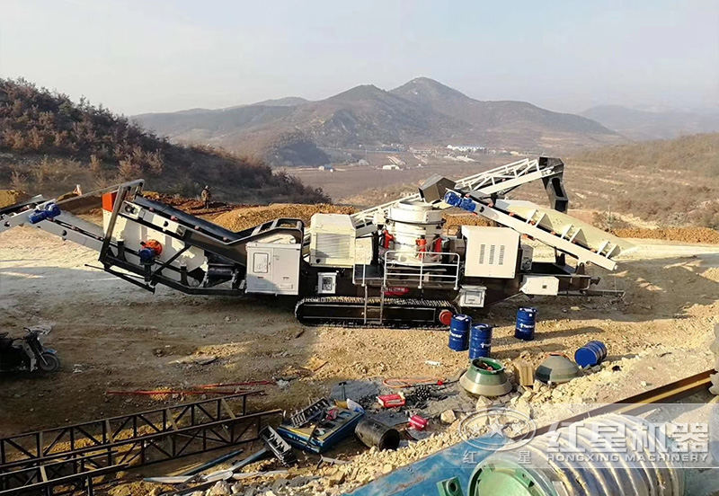 履帶式動力系統(tǒng)更強(qiáng)，穿山越嶺穩(wěn)如泰山