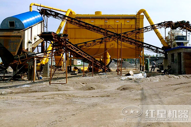 機(jī)制砂設(shè)備作業(yè)現(xiàn)場(chǎng)