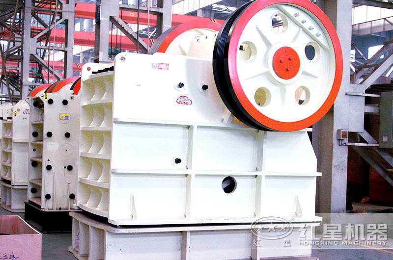 鄂式破碎機(jī)，一段粗碎碎石力度強(qiáng)